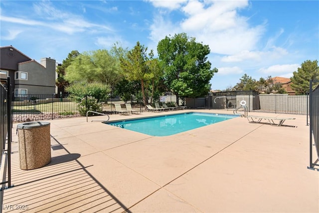 5038 S Rainbow Blvd Unit 206, Las Vegas, NV 89118 - community pool with a patio