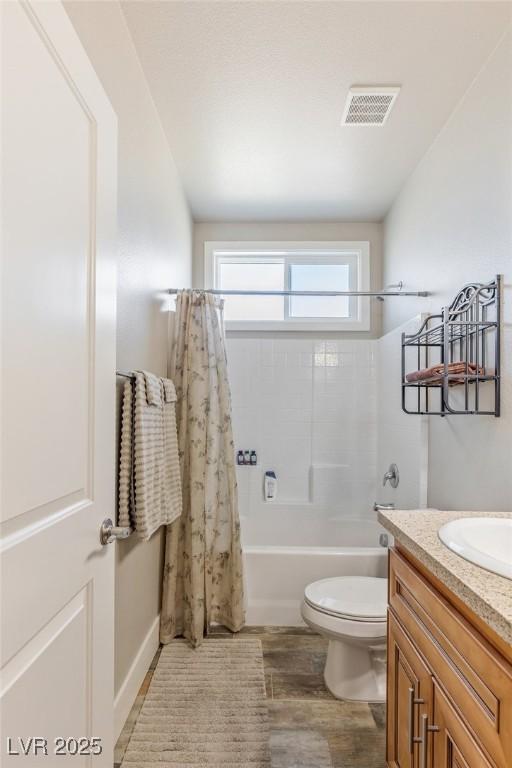 171 Weeping Willow Ct, Pahrump, NV 89048 - full bath featuring shower / tub combo with curtain, vanity, and wood finished floors