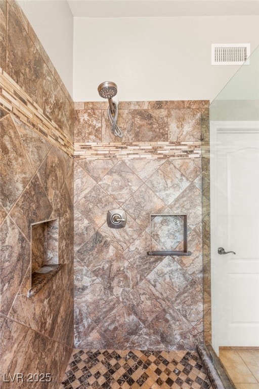 286 Bowsprit Ct, Las Vegas, NV 89183 - bathroom with a tile shower
