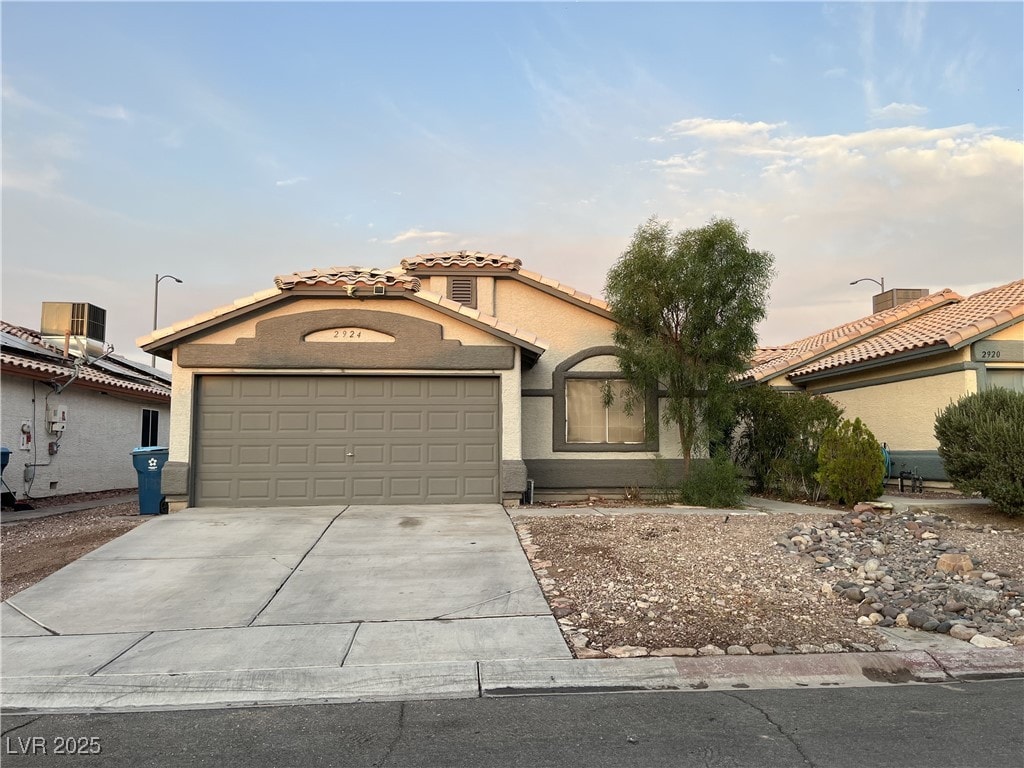 2924 Mount Hope Dr, Las Vegas, NV 89156 - photo 2
