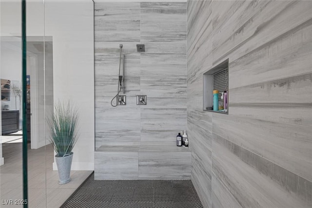 10271 Meridian Hill Ave, Las Vegas, NV 89135 - bathroom featuring tiled shower
