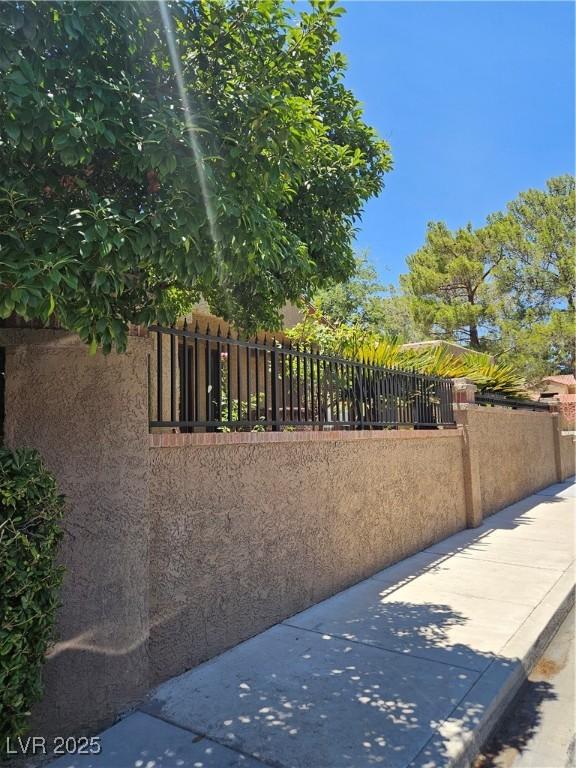 7201 Mission Hills Dr, Las Vegas, NV 89113 - photo 3