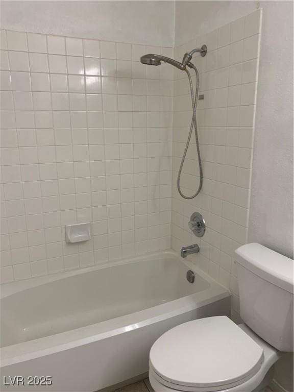 6704 Lost River Ct, Las Vegas, NV 89108 - full bathroom featuring toilet and bathtub / shower combination