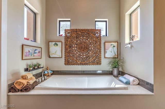 583 Saint Croix St, Henderson, NV 89012 - full bath with a garden tub