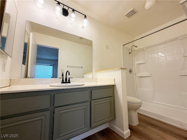 3270 Liahona Way, Las Vegas, NV 89121 - full bath with wood finished floors and vanity
