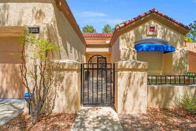 9540 Eagle Valley Dr, Las Vegas, NV 89134 - gate featuring a fenced front yard