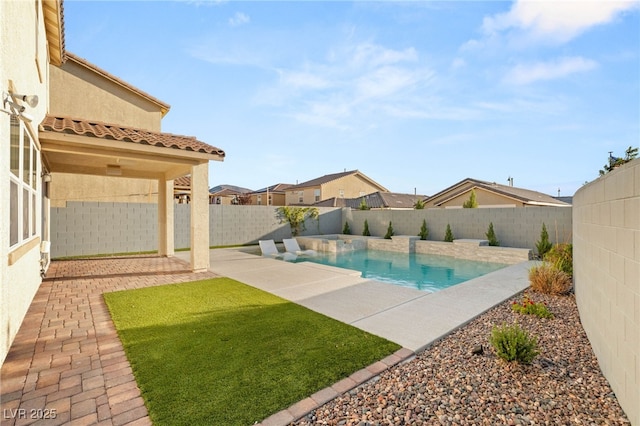 2833 Sangro Ct, Henderson, NV 89044 - view of pool featuring a fenced backyard and a patio area