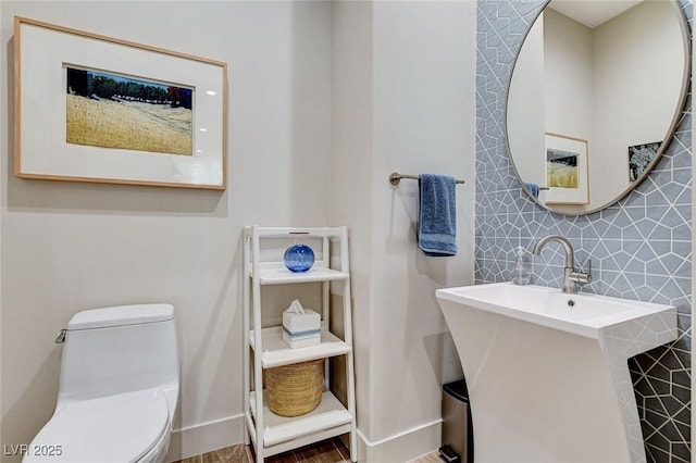33 Hassayampa Trl, Henderson, NV 89052 - half bath featuring backsplash and wood finished floors