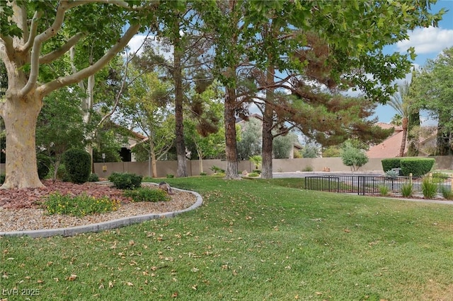 9900 Summer Ash Ct Unit 103, Las Vegas, NV 89134 - view of yard
