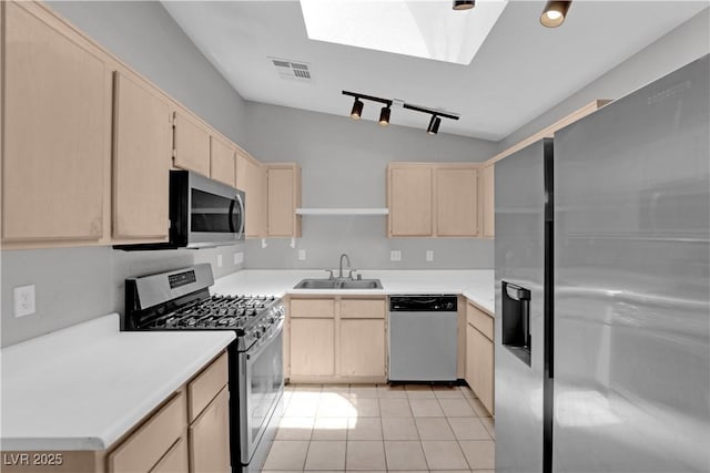 2432 Shady Hill Ave, Las Vegas, NV 89106 - photo 8