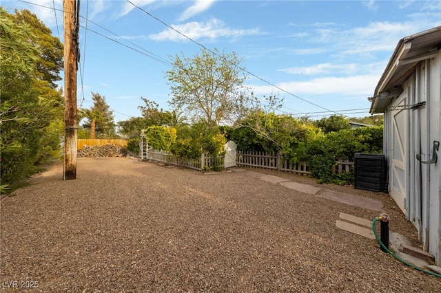 2400 Llewellyn Dr, Las Vegas, NV 89102 - view of fenced yard