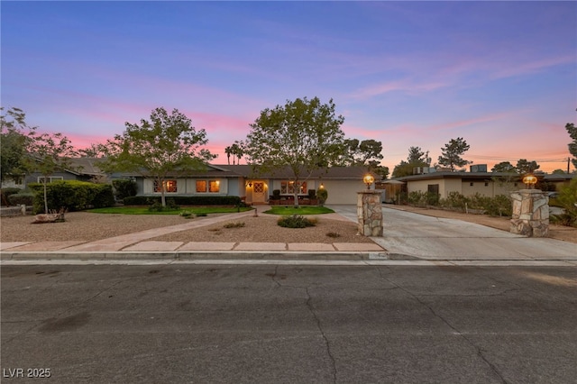 2400 Llewellyn Dr, Las Vegas, NV 89102 - photo 45