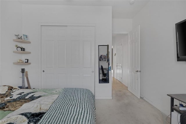 10181 Mount Harlow Ct, Las Vegas, NV 89141 - bedroom featuring a closet and light carpet