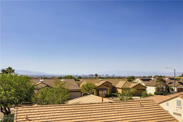 1637 Wellington Springs Ave, Henderson, NV 89052 - view of front facade featuring a residential view