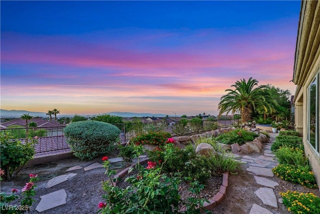 1637 Wellington Springs Ave, Henderson, NV 89052 - view of yard at dusk