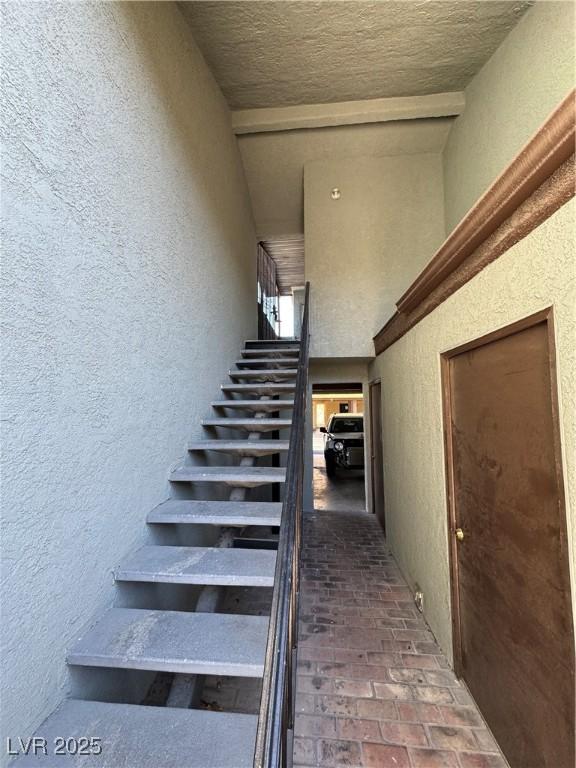 1460 Hialeah Dr Unit D, Las Vegas, NV 89119 - photo 2