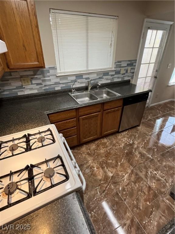 2362 Sierra Sunrise St, Las Vegas, NV 89156 - photo 13