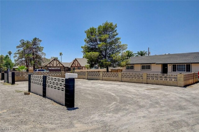 2315 Lincoln Rd, Las Vegas, NV 89115 - photo 3