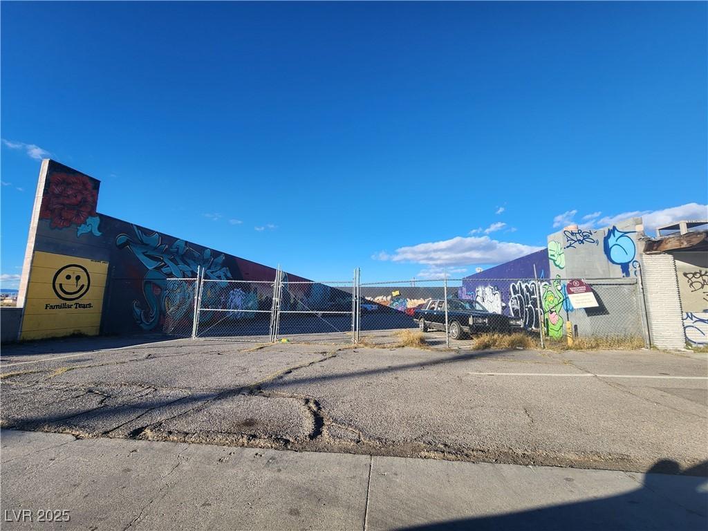 814 W Bonanza Rd, Las Vegas, NV 89106 - photo 2