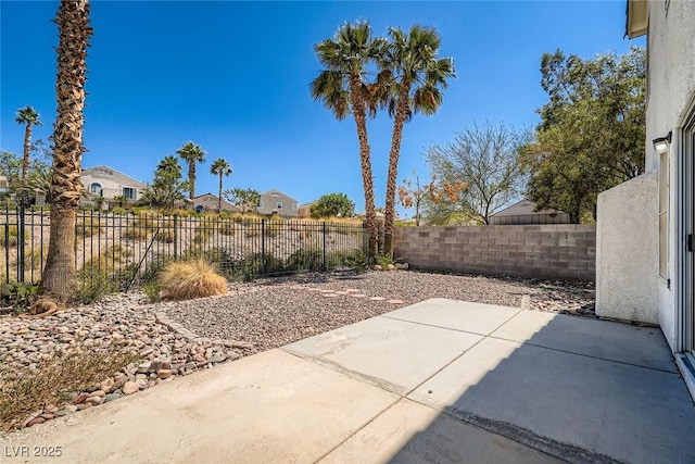 3141 Diamond Crest Ln, Henderson, NV 89052 - fenced backyard with a patio and a residential view