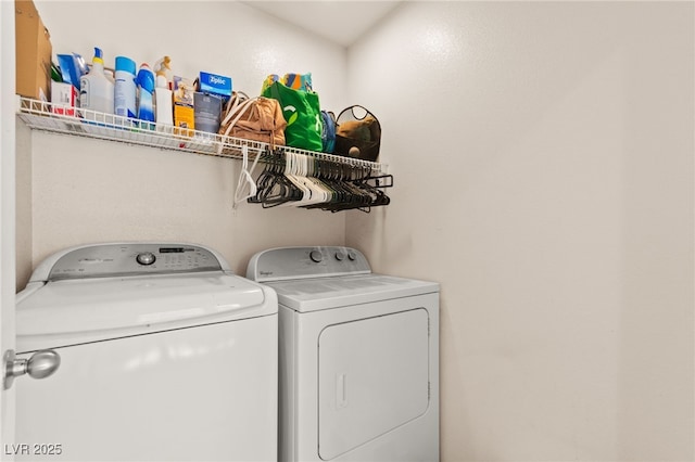 5674 Moccasin Point St, Las Vegas, NV 89148 - washroom featuring washer and clothes dryer
