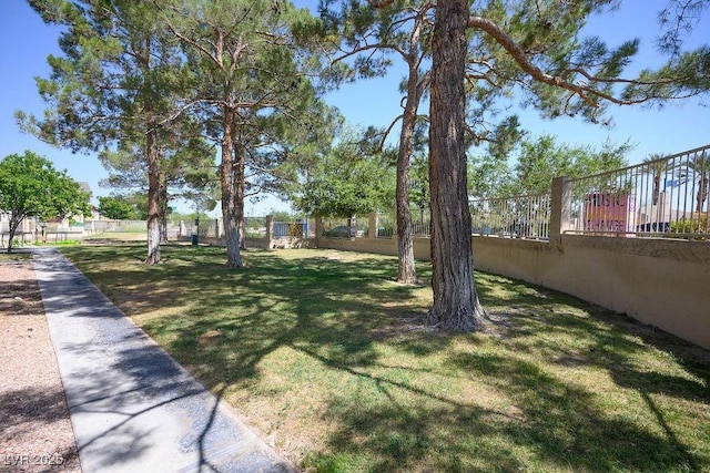 901 Nevada Sky St, Las Vegas, NV 89128 - view of yard