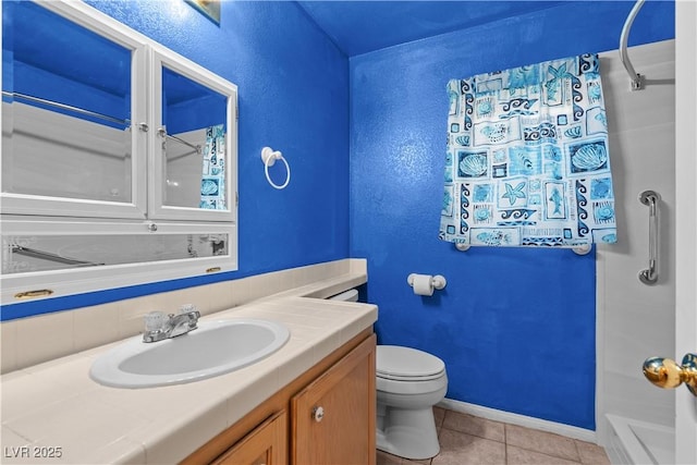 920 Serpentina Ave, Las Vegas, NV 89123 - full bath with vanity and tile patterned flooring