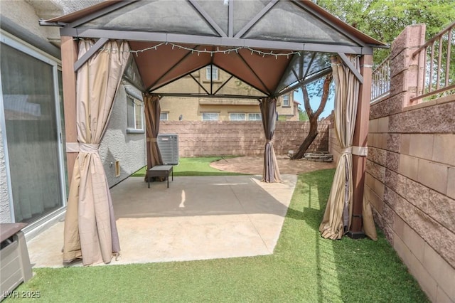 1135 Paradise Mountain Trl, Henderson, NV 89002 - fenced backyard with a gazebo and a patio
