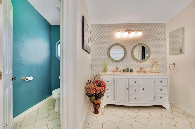 1970 Del Font Ct, Las Vegas, NV 89117 - full bathroom with double vanity and tile patterned floors