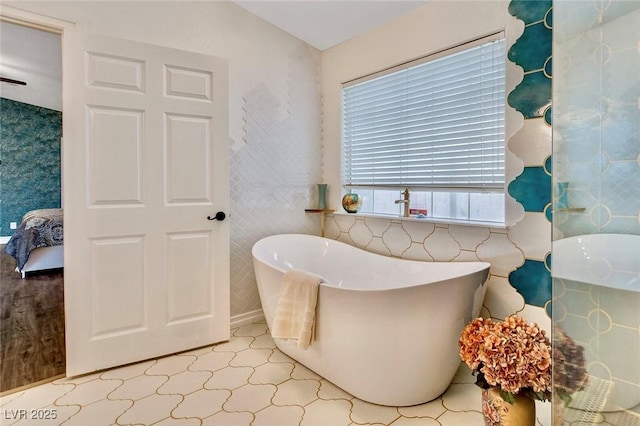 1970 Del Font Ct, Las Vegas, NV 89117 - ensuite bathroom with a soaking tub