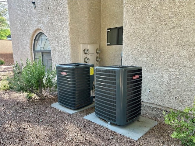 1409 Santa Margarita St Unit B, Las Vegas, NV 89146 - exterior view of stucco siding