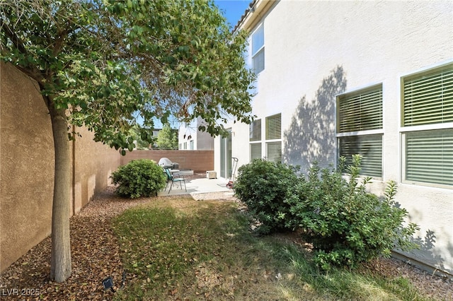 135 Cadrow Castle Ct, Las Vegas, NV 89148 - view of yard featuring a patio area