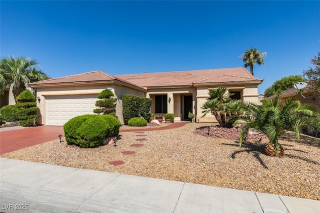 561 Carmel Valley St, Henderson, NV 89012 - photo 1