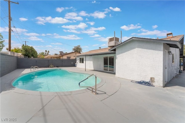 1808 E Saint Louis Ave, Las Vegas, NV 89104 - view of pool with a patio and a fenced backyard