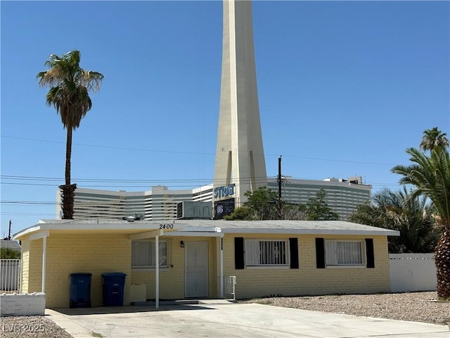 2400 Santa Paula Dr, Las Vegas, NV 89104 - photo 1