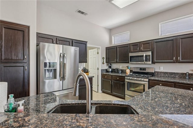 10428 Villa Ridge Dr, Las Vegas, NV 89134 - photo 23