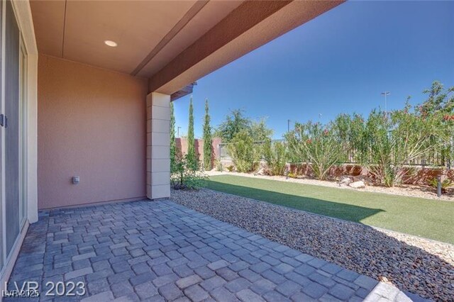 10342 Kesington Dr, Las Vegas, NV 89135 - view of patio