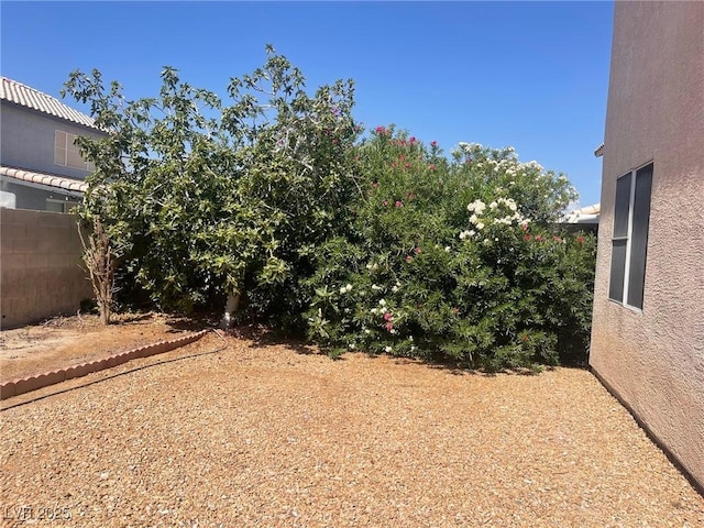 1278 N Sloan Ln, Las Vegas, NV 89110 - view of yard