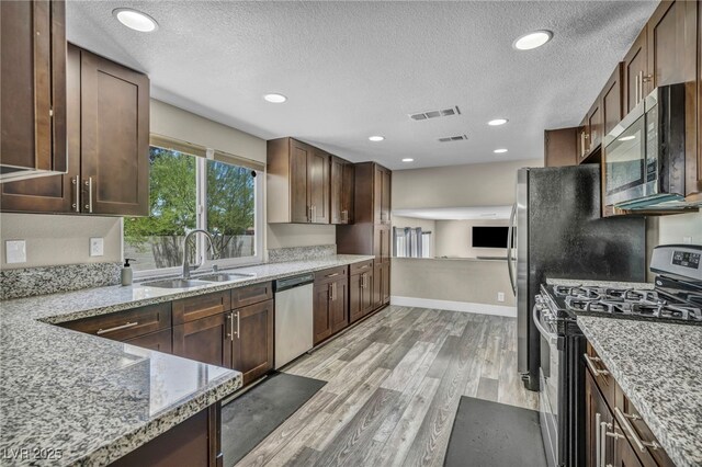 6815 Garden Grove Ave, Las Vegas, NV 89103 - photo 8