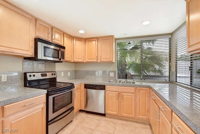4687 Madreperla St, Las Vegas, NV 89121 - photo 8