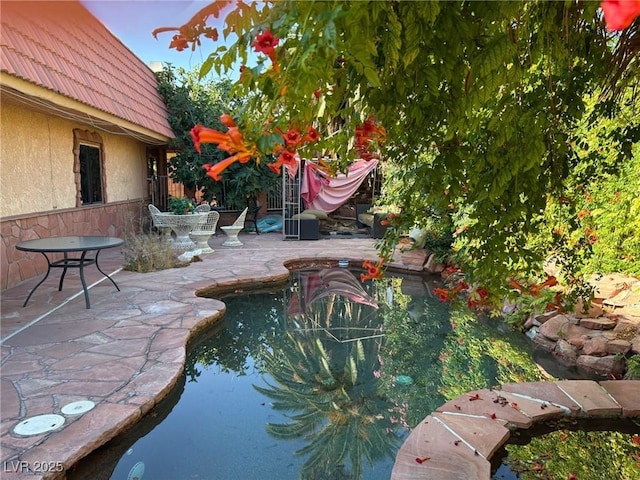 3167 El Cedro Cir, Las Vegas, NV 89121 - swimming pool with a patio area