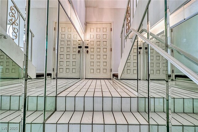 940 Vegas Valley Dr, Las Vegas, NV 89109 - lobby featuring stairway