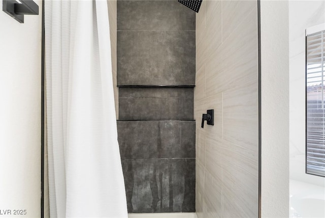 5570 Palm St, Las Vegas, NV 89120 - bathroom featuring a tile shower