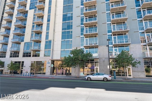 353 E Bonneville Ave Unit 711, Las Vegas, NV 89101 - photo 3