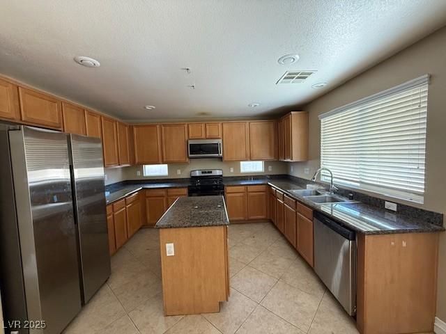 1177 Twinkling Meadows Dr, Henderson, NV 89012 - photo 11