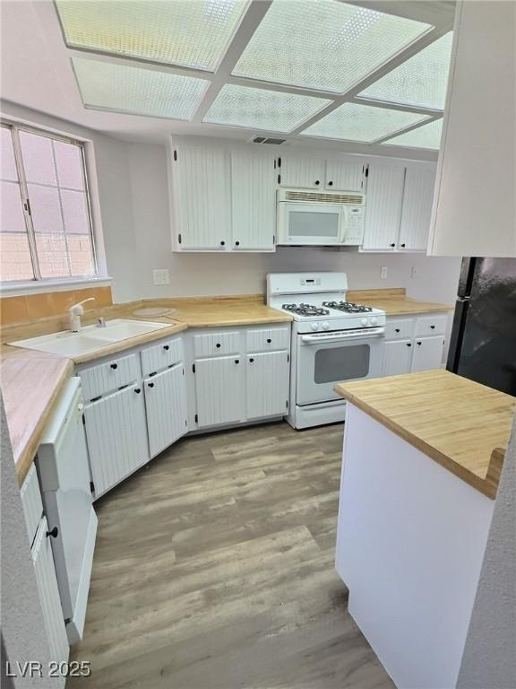 3619 Edinburgh Dr, Las Vegas, NV 89103 - photo 12