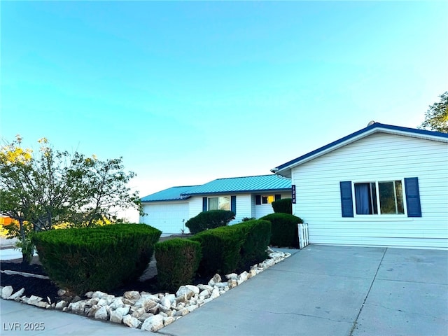 1218 Globe Mallow Ln, Tonopah, NV 89049 - photo 1