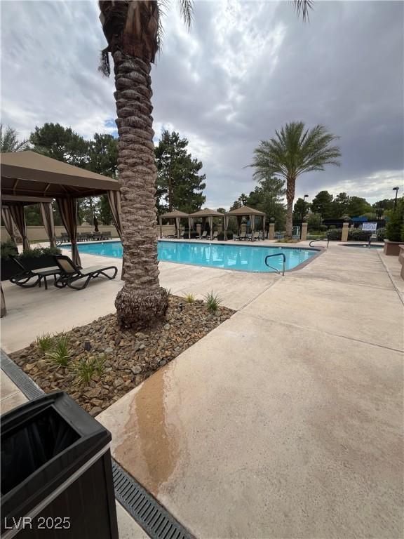 6921 Emerald Springs Ln, Las Vegas, NV 89113 - photo 5