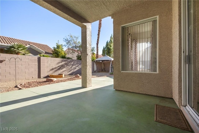 8537 Highland View Ave, Las Vegas, NV 89145 - fenced backyard featuring a patio