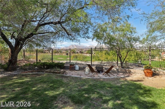613 Pinnacle Heights Ln, Las Vegas, NV 89144 - view of yard with a mountain view